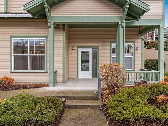 5th image of 829 Boulder Creek Ln