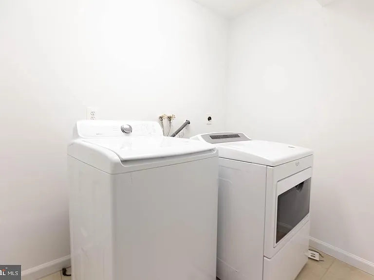 4106 Lamarre Dr — Photo 32