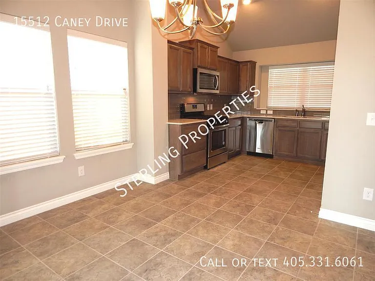 15512 Caney Dr — Photo 17