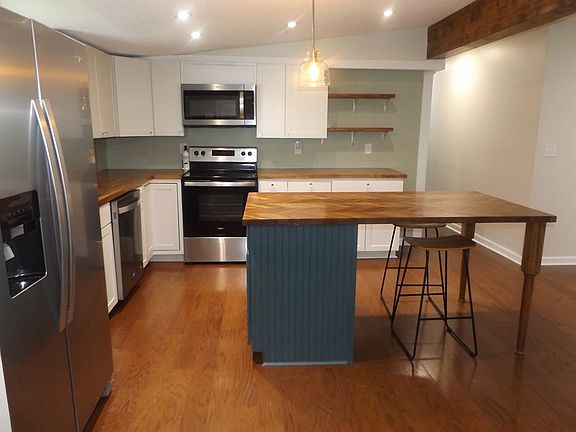 5th image of 23 Woodhaven Dr