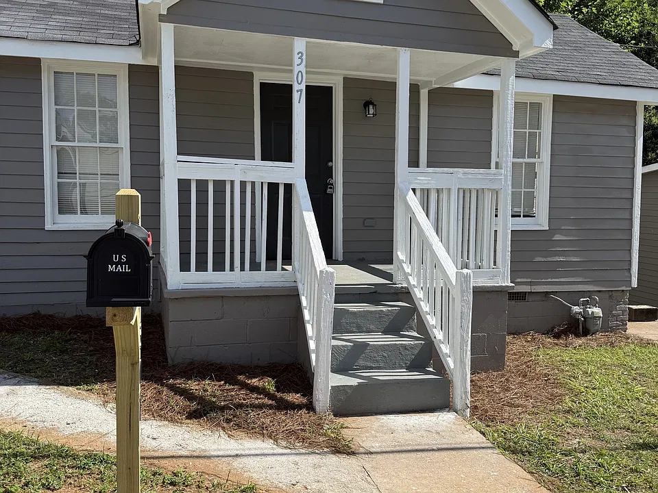 307 Dix St