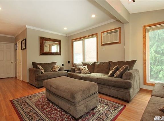 2nd image of 22 Silver St