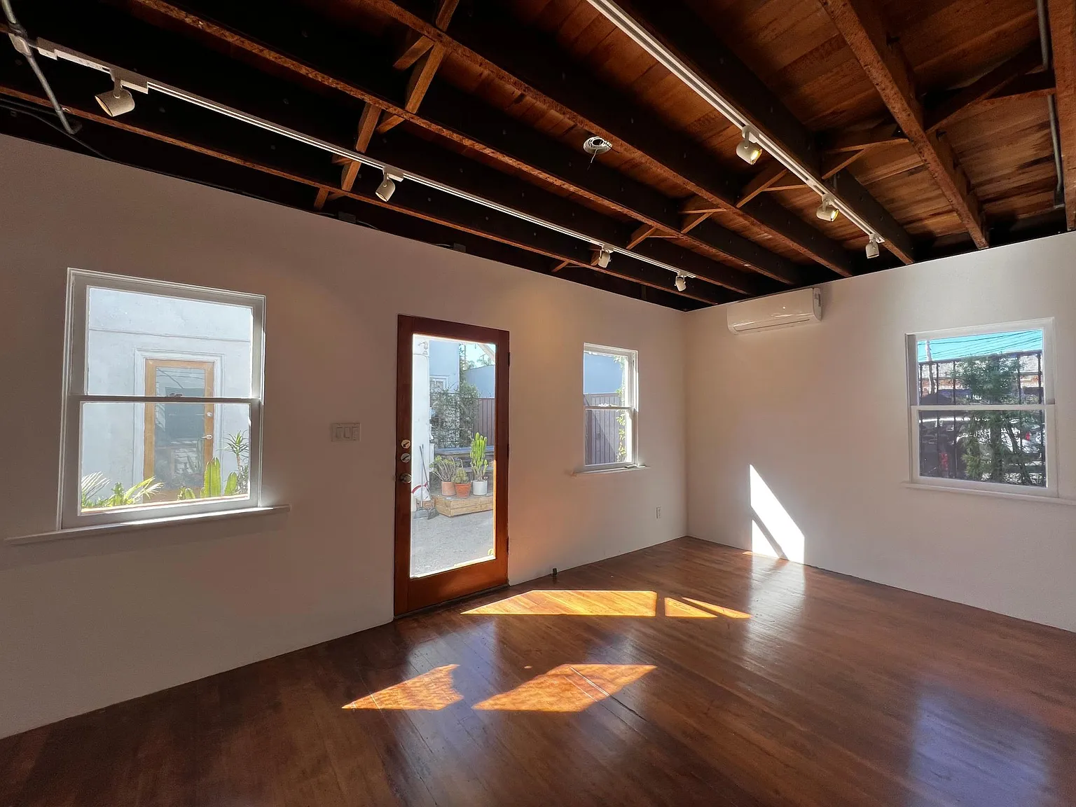 1 bed, 720 sqft, $4,500 — Photo 3