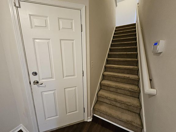 4th image of 10694 Huntwick Dr