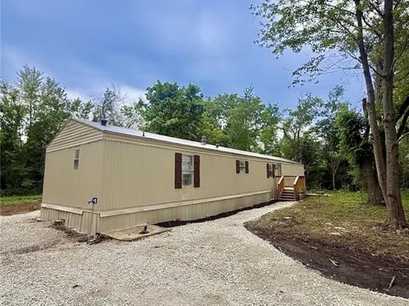 2924 Dune Dr, Odessa, MO 64076