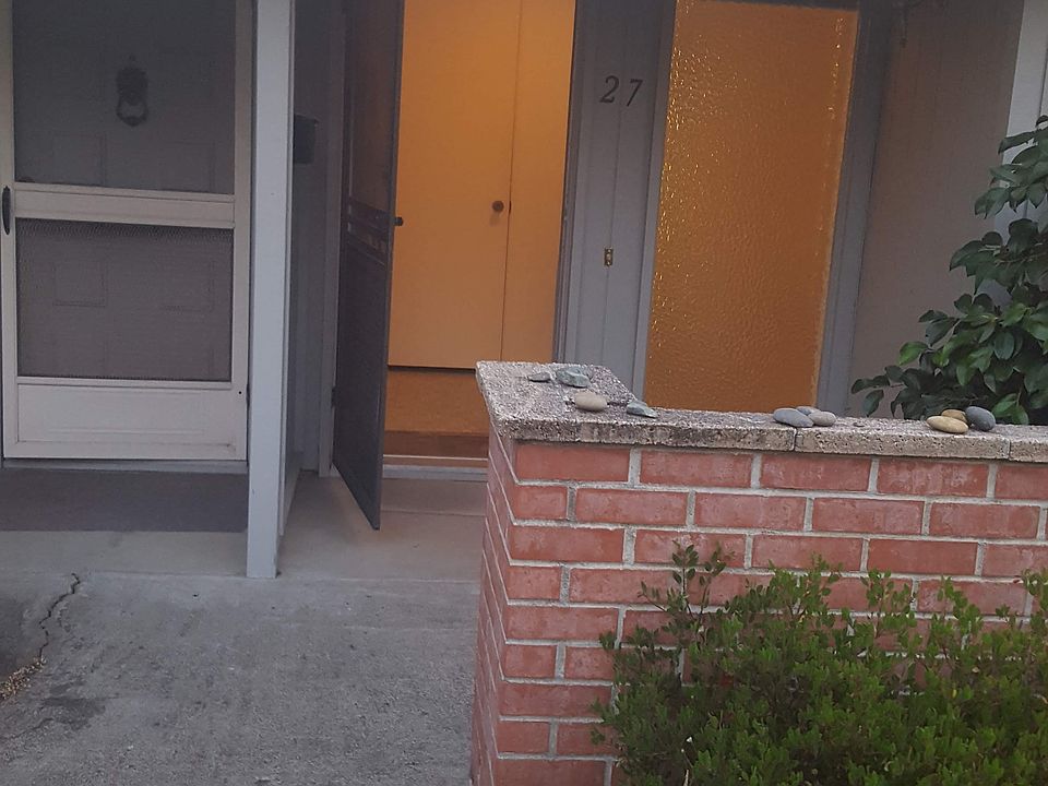 1st image of 27 Woodgreen St