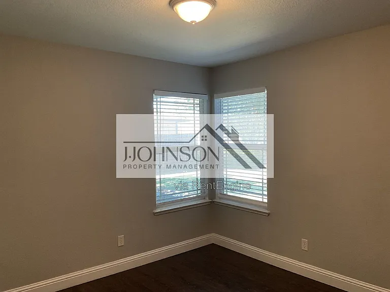 15136 Cambridge Dr — Photo 15
