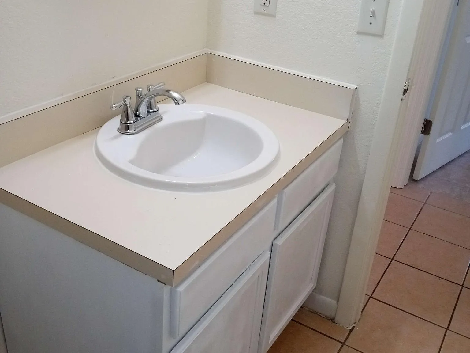 2 bed, 800 sqft, $1,200 — Photo 4