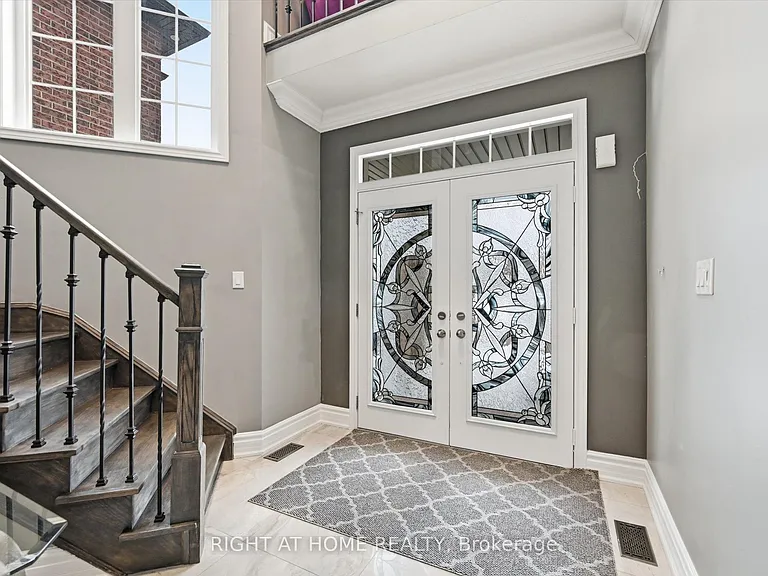 456 Valridge Dr — Photo 3