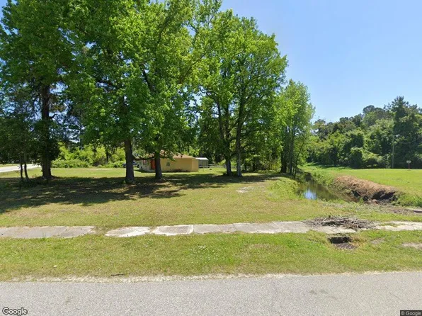 256 Carolina Dr, Saint Stephen, SC 29479