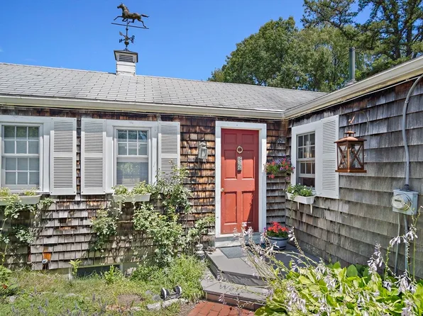 2 Highfield Rd, Newburyport, MA 01951