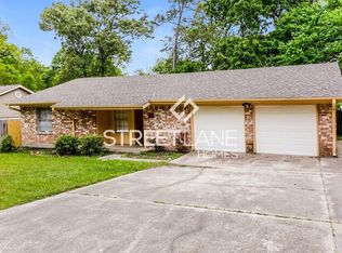 165 Greenleaf Ln, Conroe, TX 77304