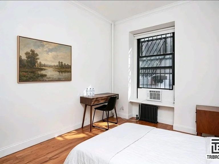 1681 Lexington Ave #1C — Photo 4