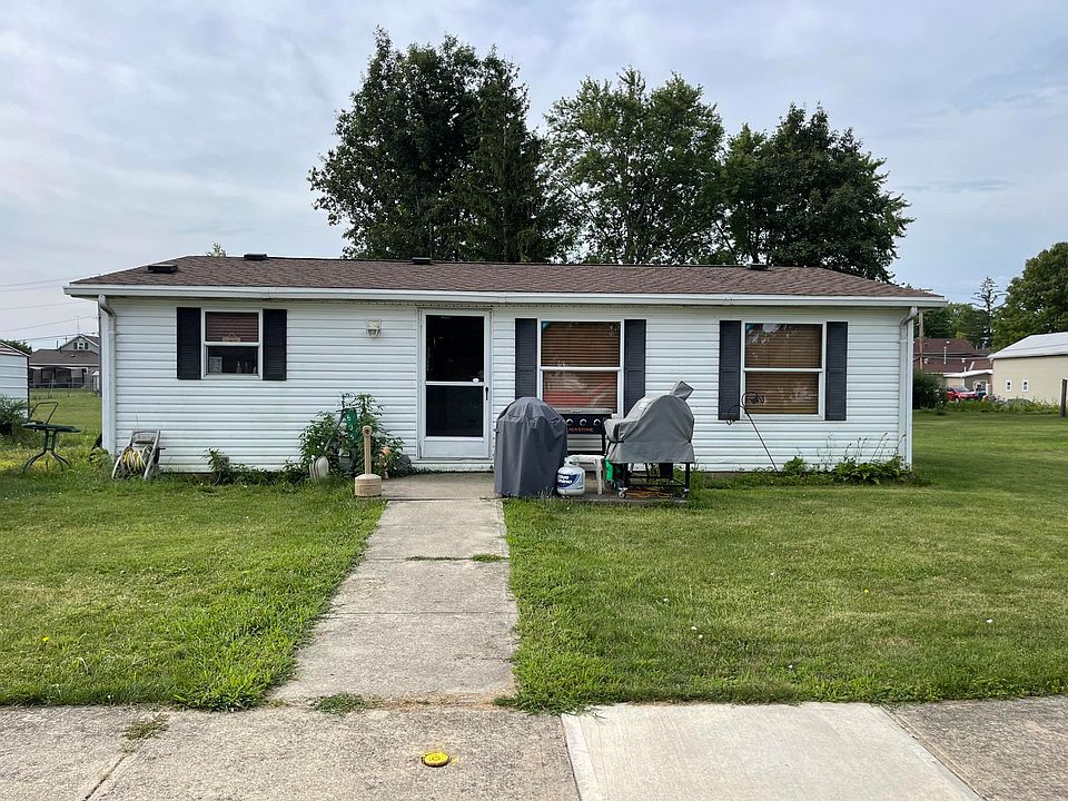1st image of 605 E College St