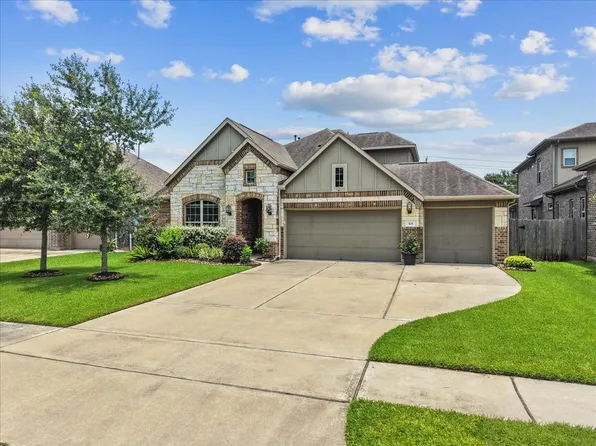 328 Woodway Dr, League City, TX 77573