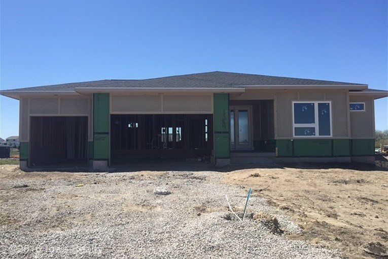 1st image of 740 Dartmoor Dr