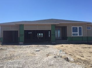 740 Dartmoor Dr, Waukee, IA 50263