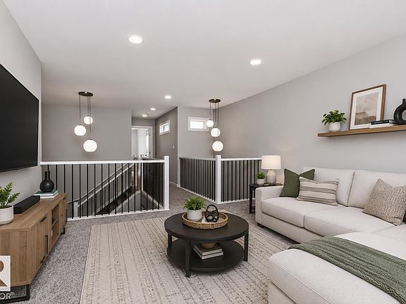 5th image of 17232 5th St NW