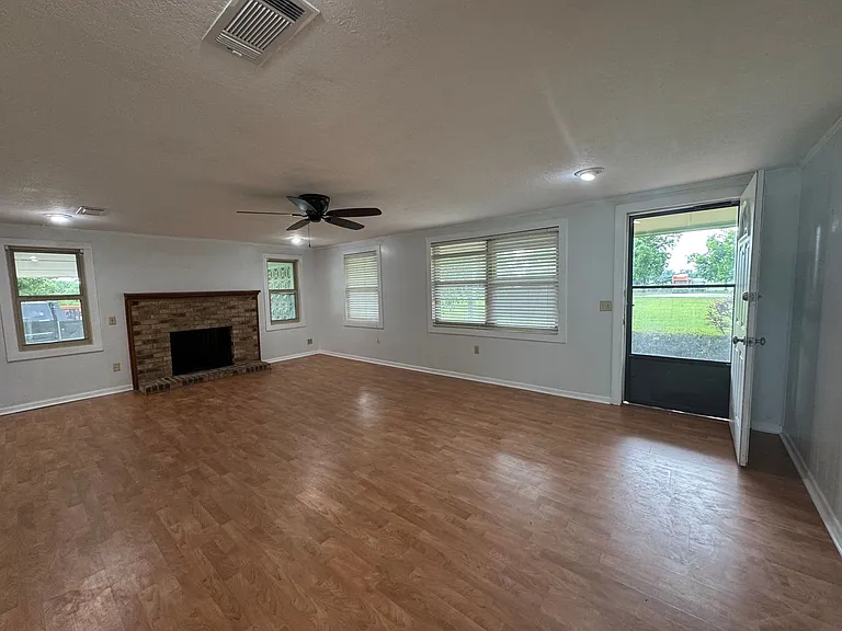 17588 County Road 136 — Photo 6