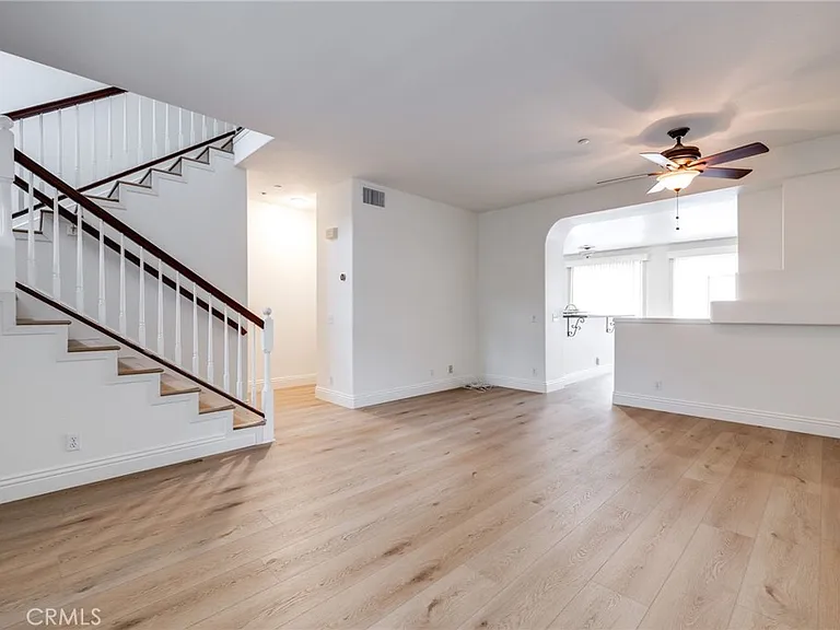 581 N Pageant Dr — Photo 4