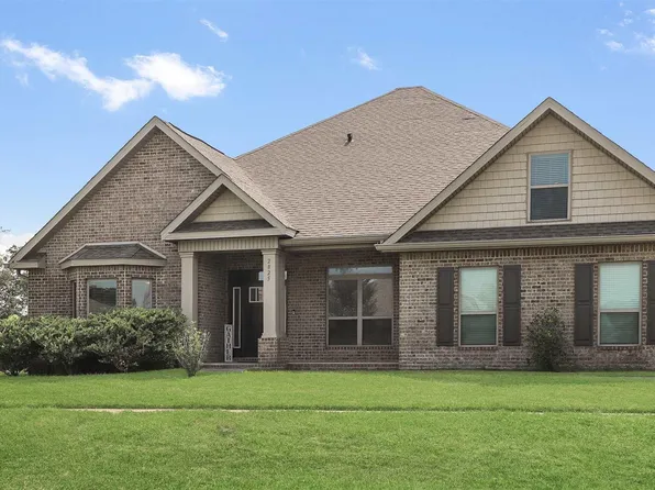 2825 Gemstone Cir, Pace, FL 32571