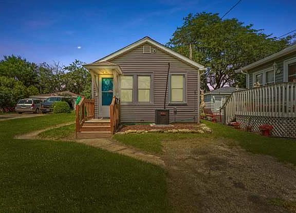 2nd image of 907 Oliver Ave