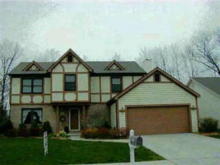 823 Executive Blvd photo 1