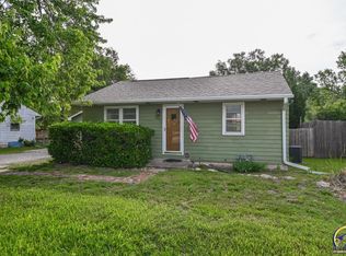 226 SW Macvicar Ave, Topeka, KS 66606