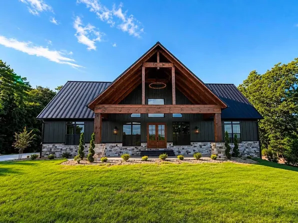 710 W Dumplin Valley Rd, Dandridge, TN 37725