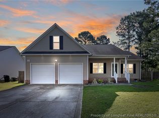 5633 Prestonfield Ln, Hope Mills, NC 28348