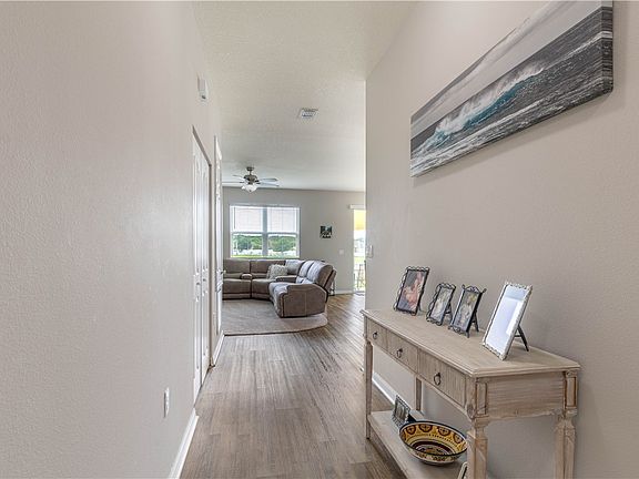 5th image of 111 Port Royal Ct