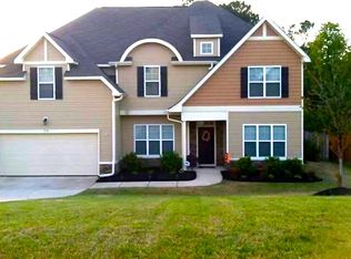 378 Heathrow Dr, Spring Lake, NC 28390