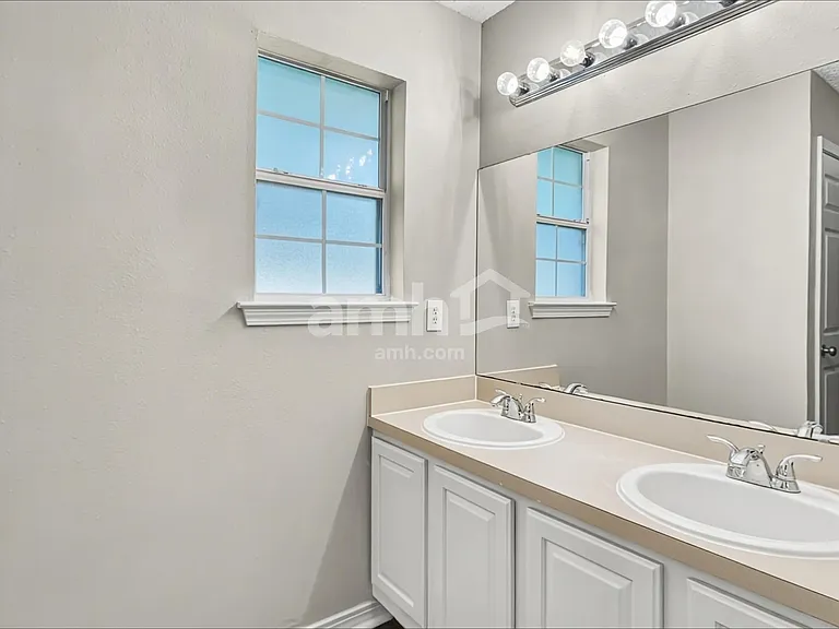 3156 Peppertree Dr — Photo 12