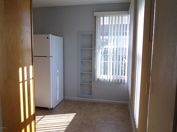 4th image of 8016 Oakwood St