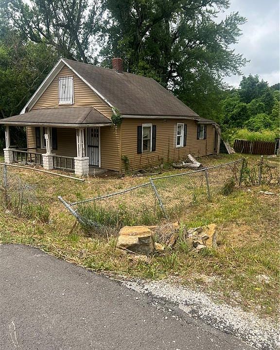 2nd image of 2910 N 91st St