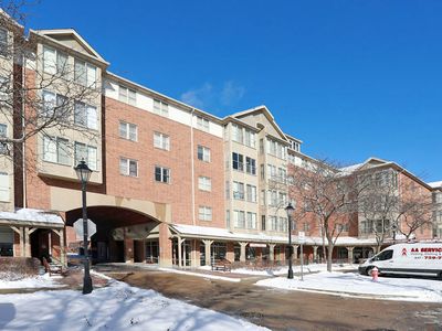 100 N Bokelman St APT 422, Roselle, IL, 60172