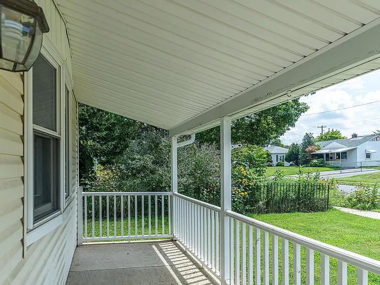 1411 E Congress St — Photo 6