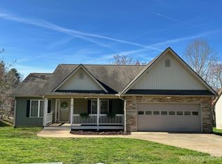 80 S Sunset Ridge Dr, Etowah, NC 28729
