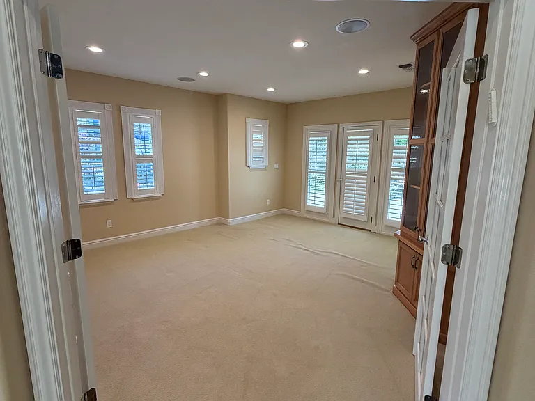 128 Regent Dr — Photo 19