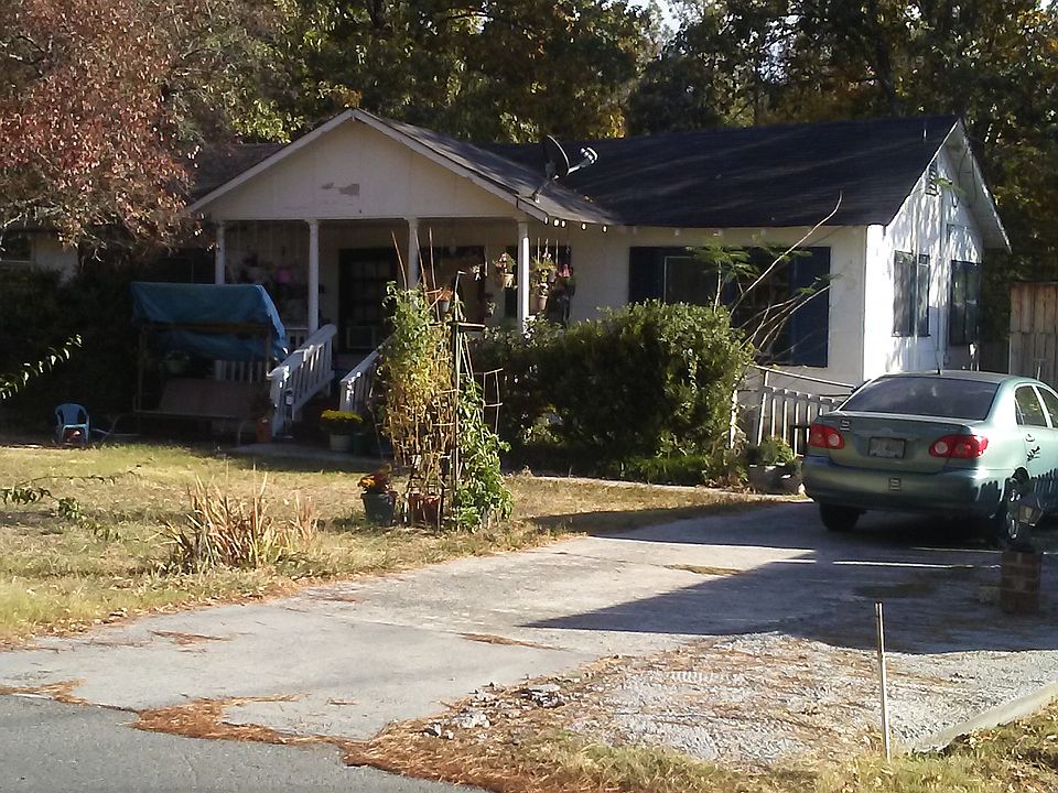1st image of 18 Beard Dr NE