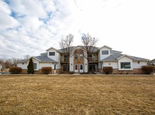 8340 S Chicago Rd, Oak Creek, WI 53154