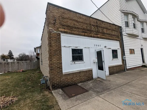 3362 Maple St, Toledo, OH 43608