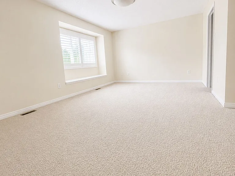2372 Cornerbrooke Cres — Photo 13