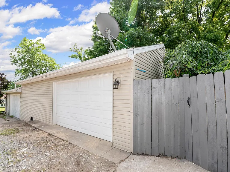 7981 State Rd — Photo 36