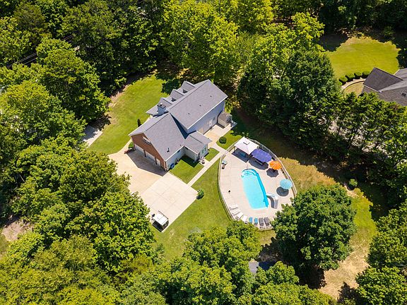 2nd image of 5551 Hunter Rd