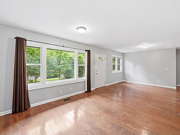 3rd image of 5103 Riverview Dr