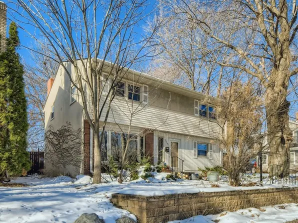 2715 Zenith Ave N, Robbinsdale, MN 55422