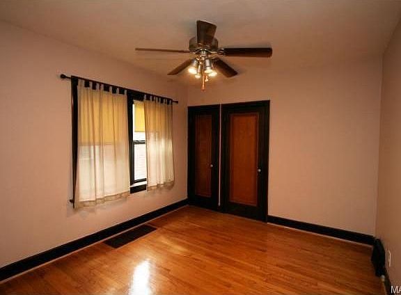 4th image of 4029 Fairview Ave