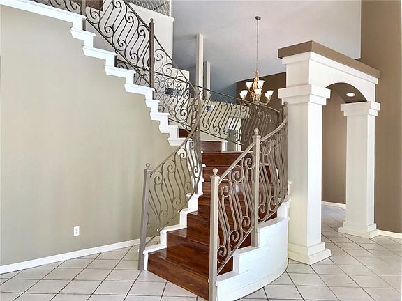 2nd image of 1328 Cora Bell Pl