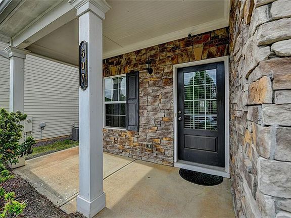 3rd image of 507 Glen Terra Trce